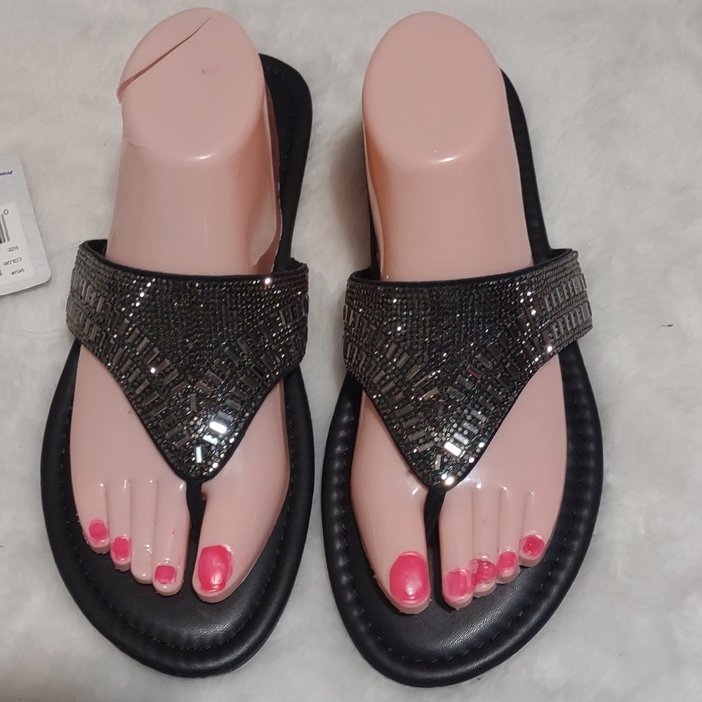 Sandal shoes for women size 9/10